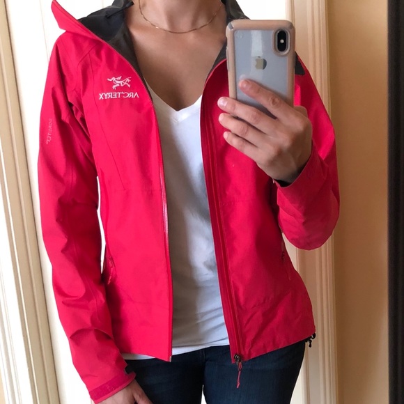 Arc'teryx Jackets & Blazers - Like New ARC’TERYX GORE-TEX jacket